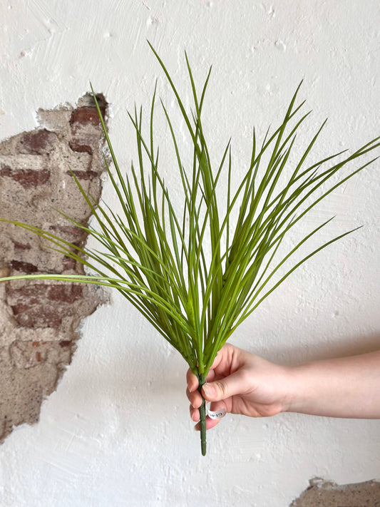 17” Grass Bush