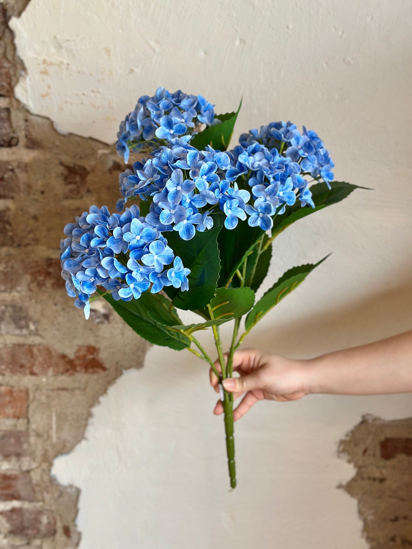 22" Natural Touch Garden Hydrangea Bush