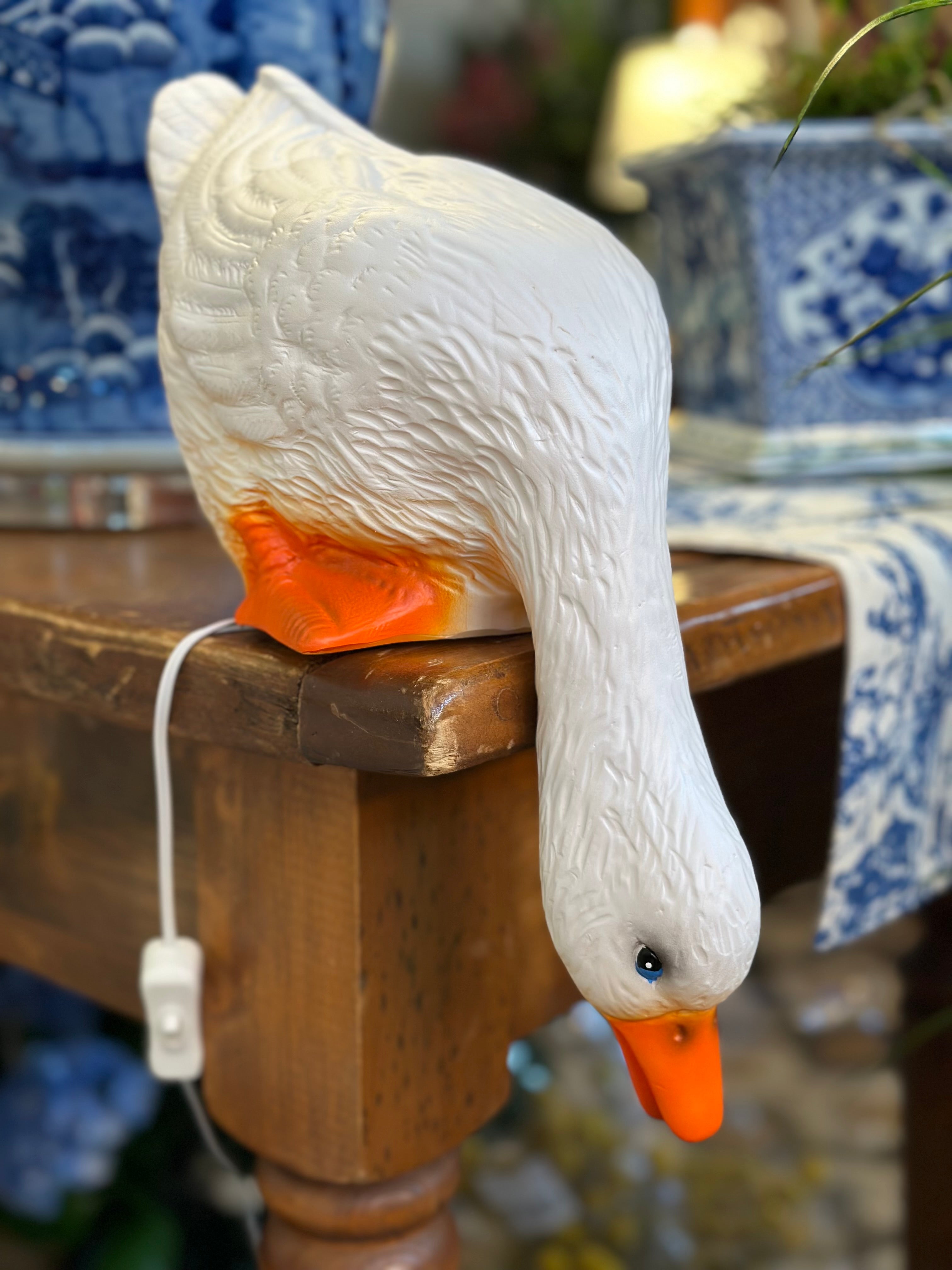 Duck Looking Down Light w/ Plug