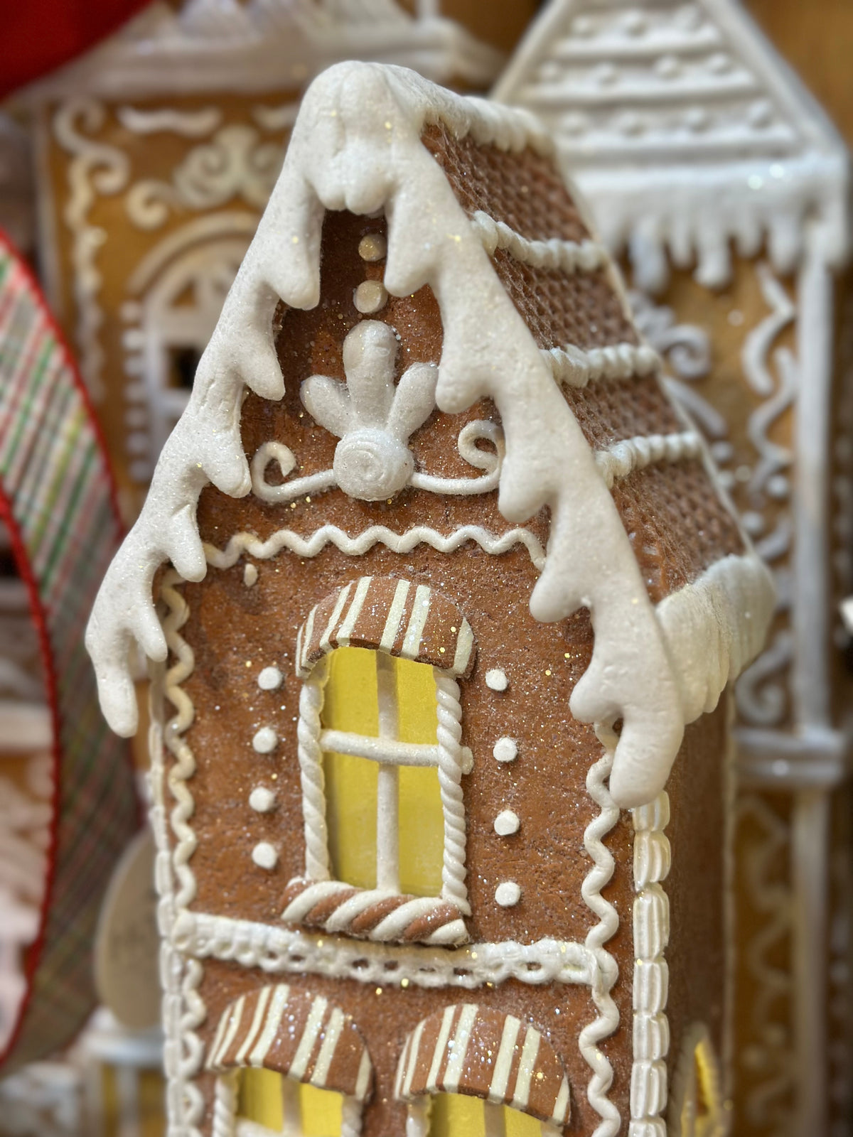 17" GINGERBREAD TUDOR HOUSE (2 STYLES)