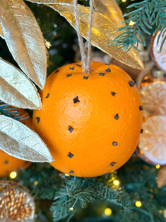 4" ORANGE W/CLOVE ORNAMENT