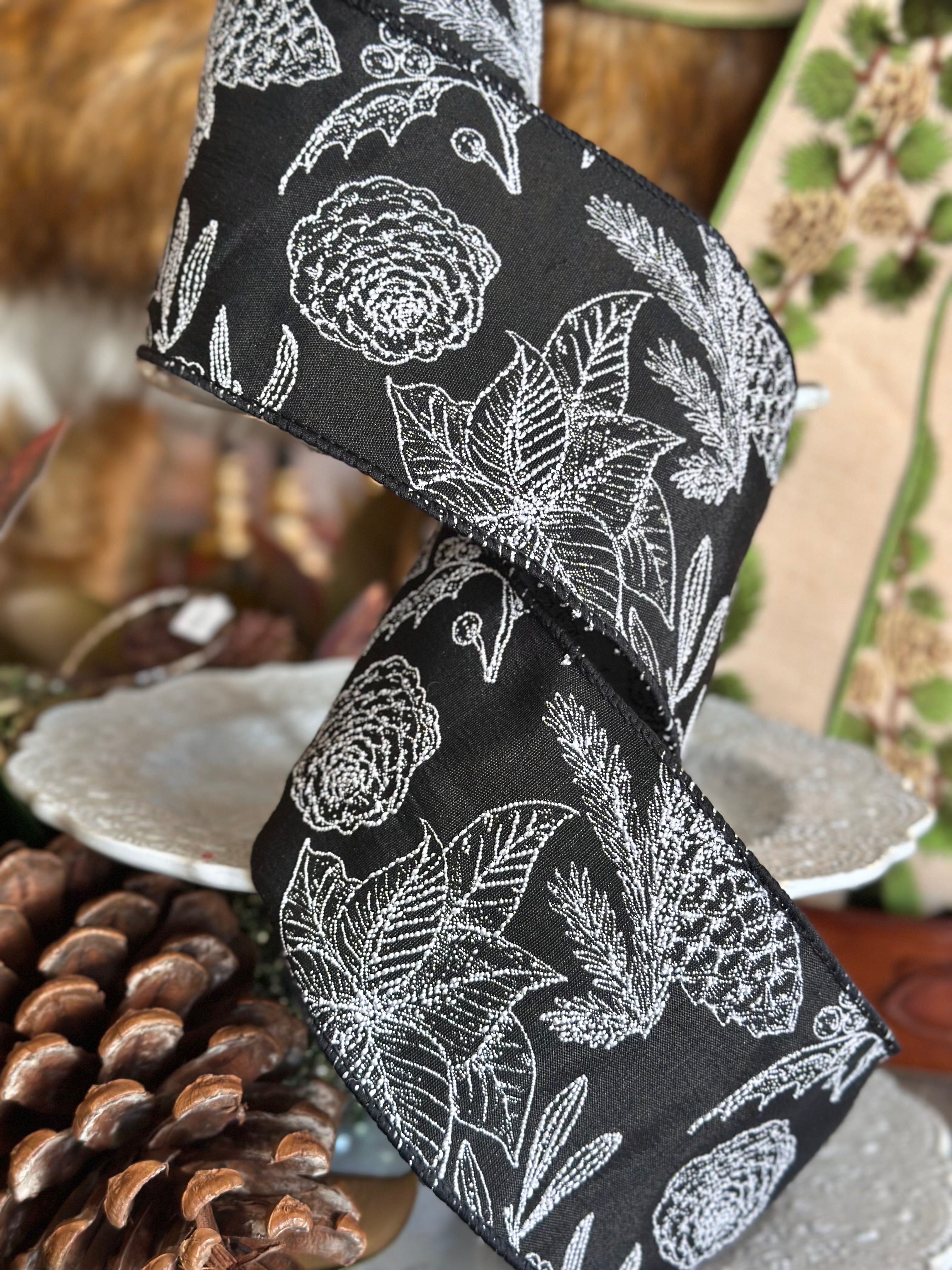 4"x10yrds jacquard holly manor, black-white