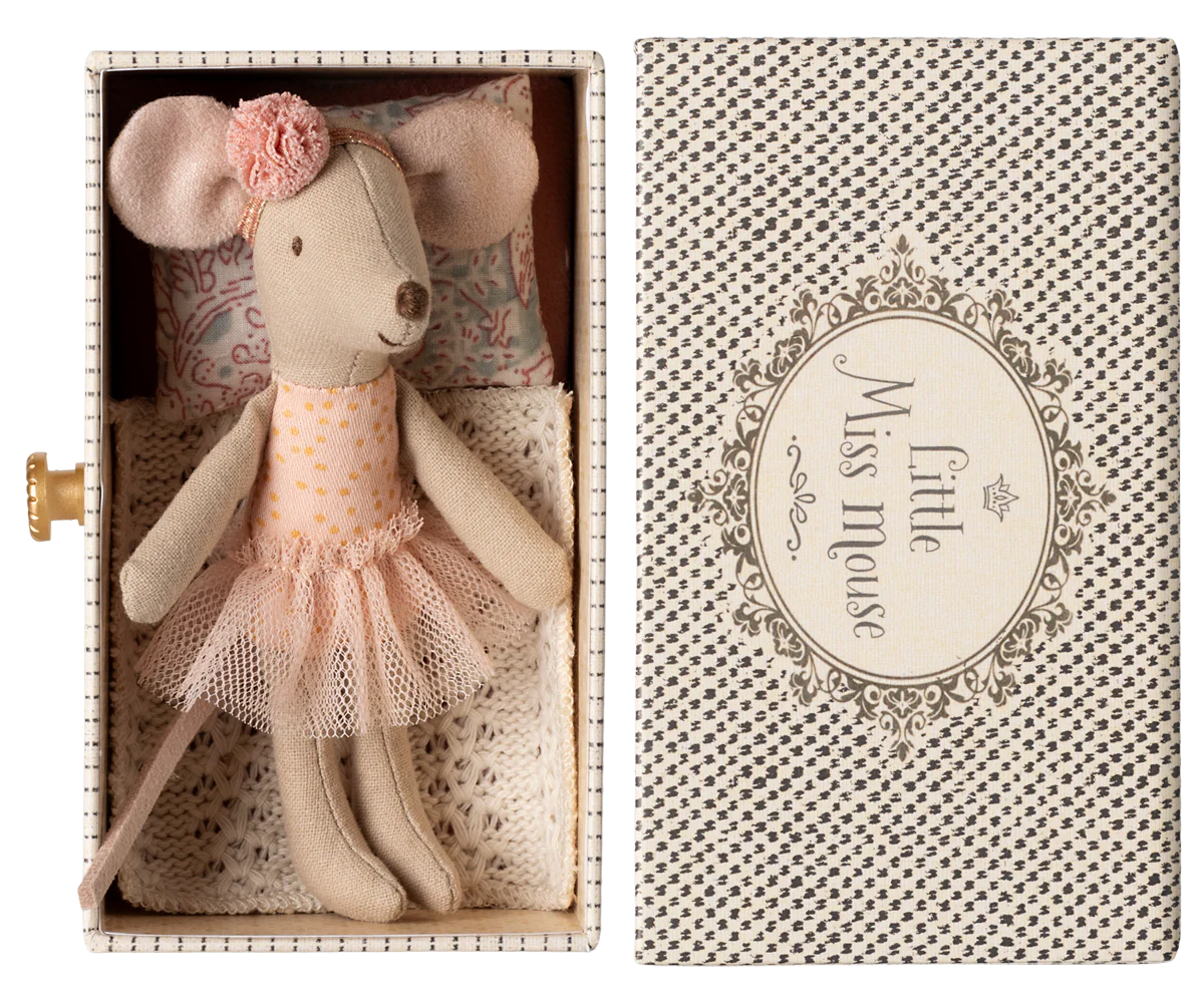 Dance Mouse In Daybed, Little Sister