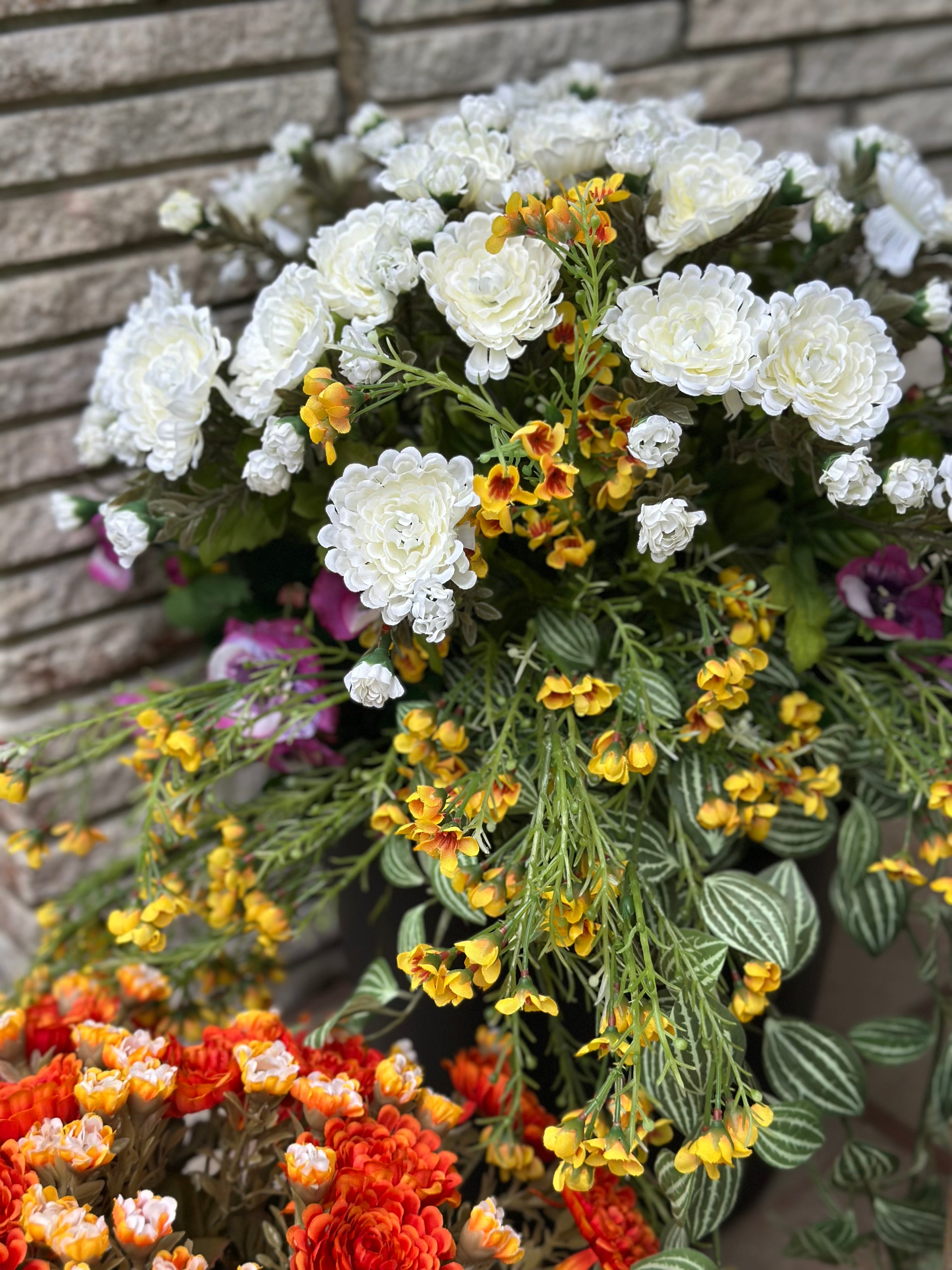 White Mum with Pansy and Waxflower Potfiller