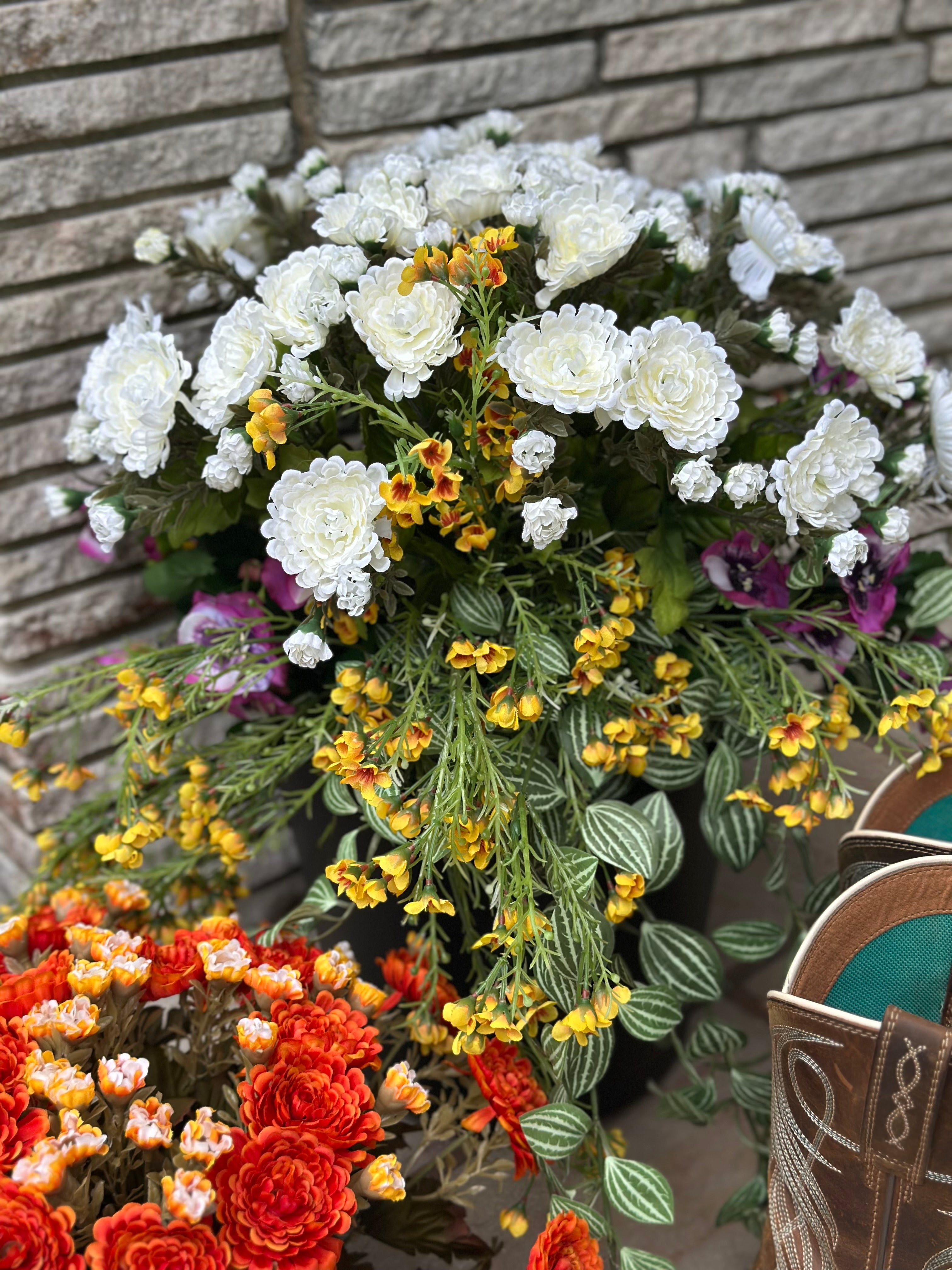 White Mum with Pansy and Waxflower Potfiller