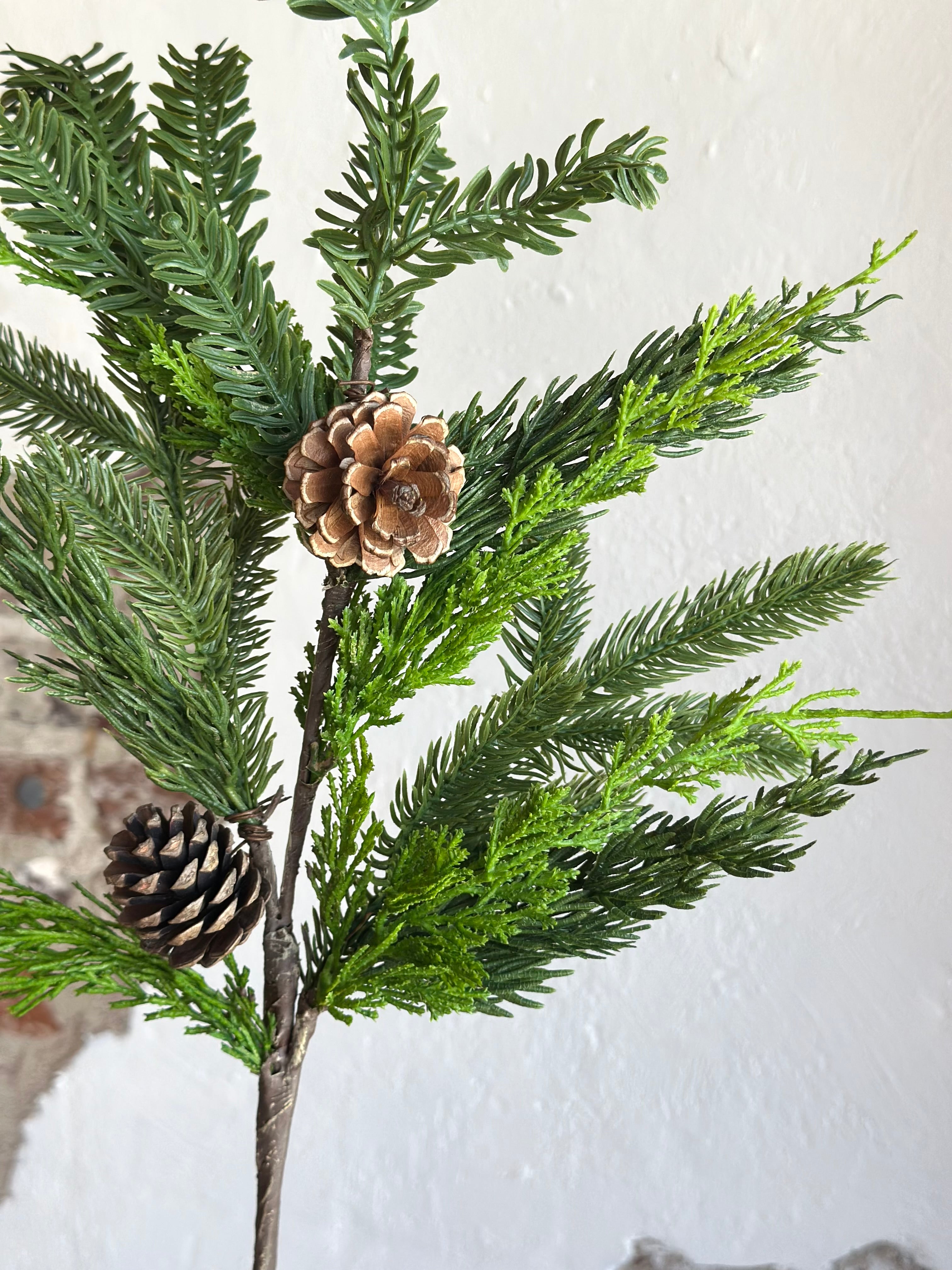 24" REAL TOUCH CEDAR/SPRUCE PINECONE SPRAY