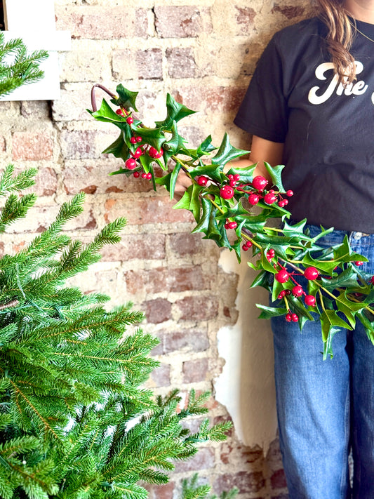 48" PACIFIC NORTHWEST HOLLY WITH BERRY GARLAND