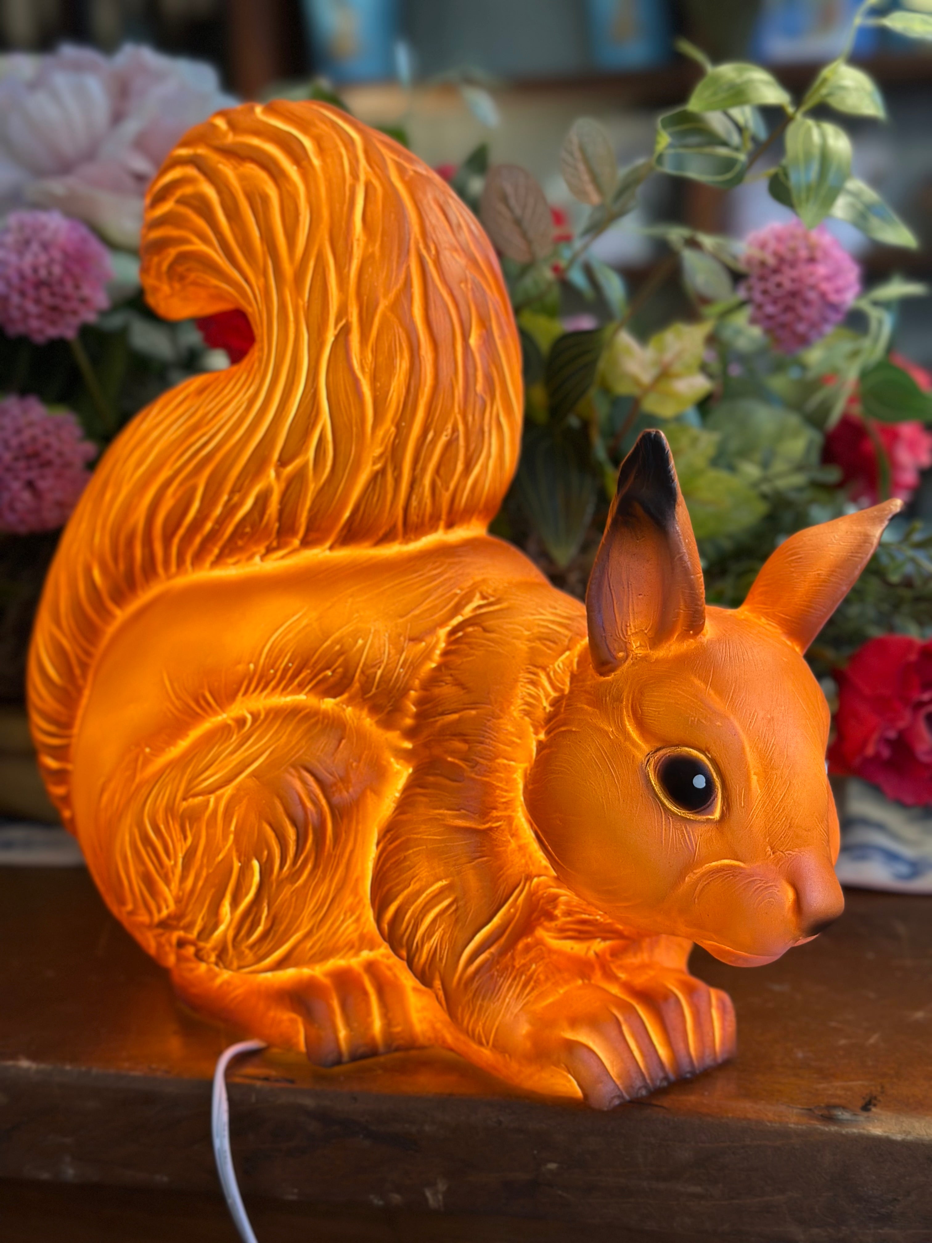 Squirrel Light w/ Plug