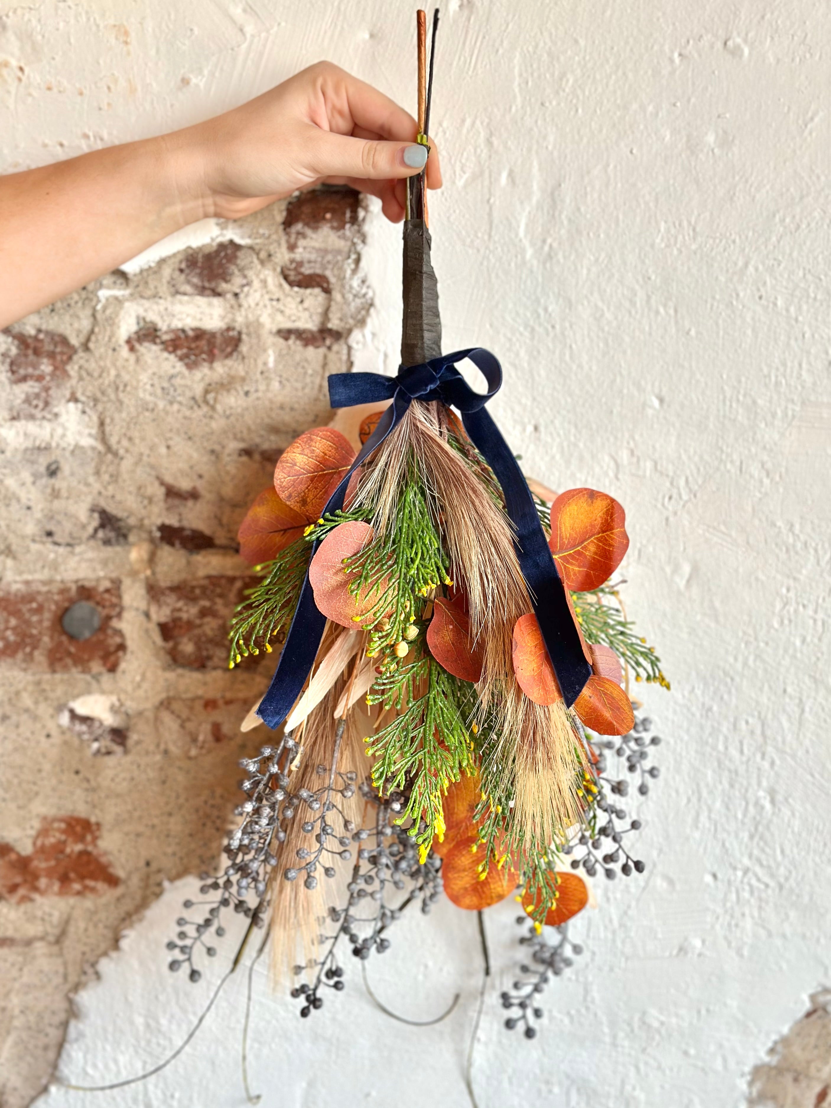 Gathered Eucalyptus & Berry Drop