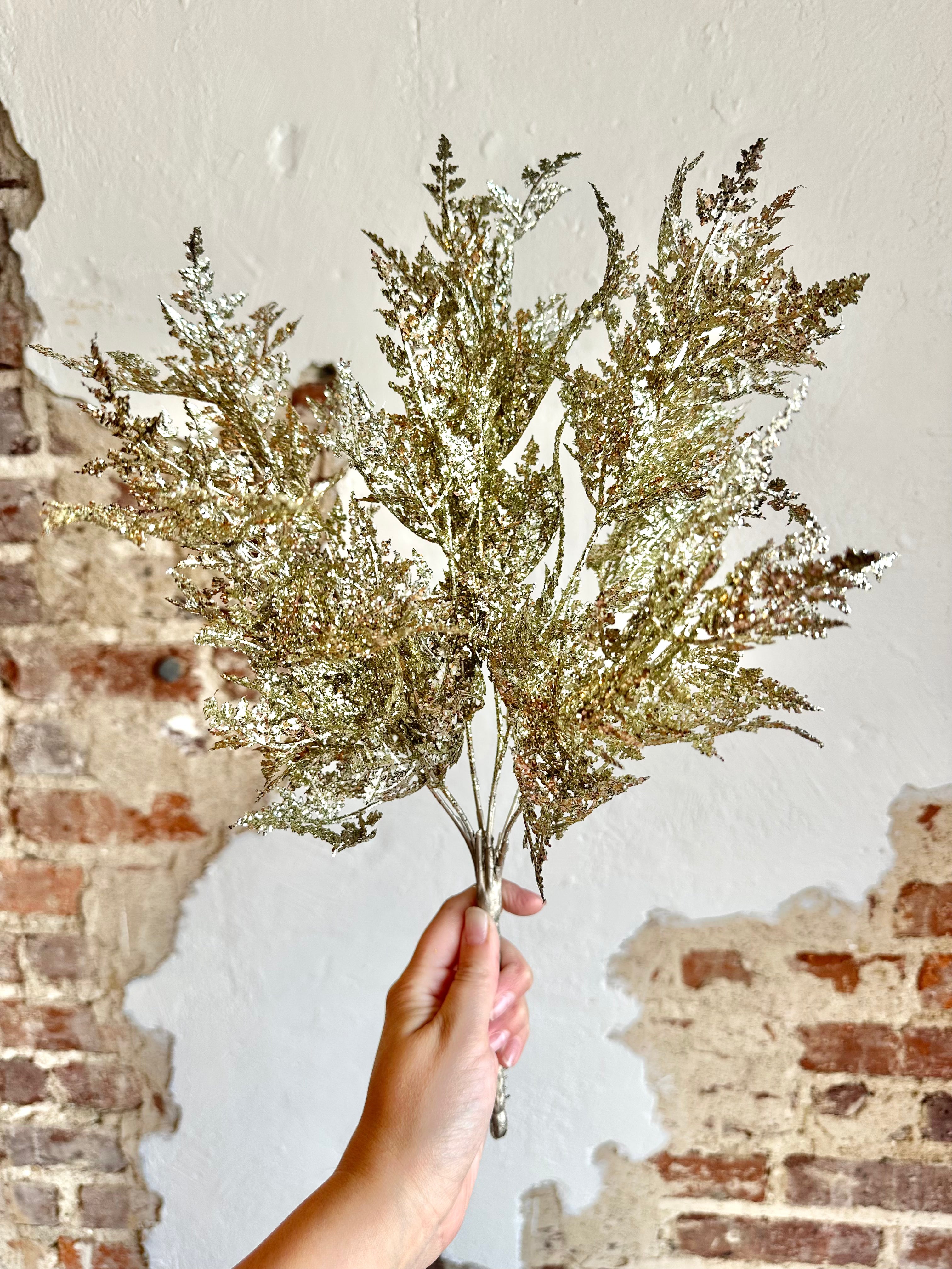 18"WINTER GLITTER FERN BUSH