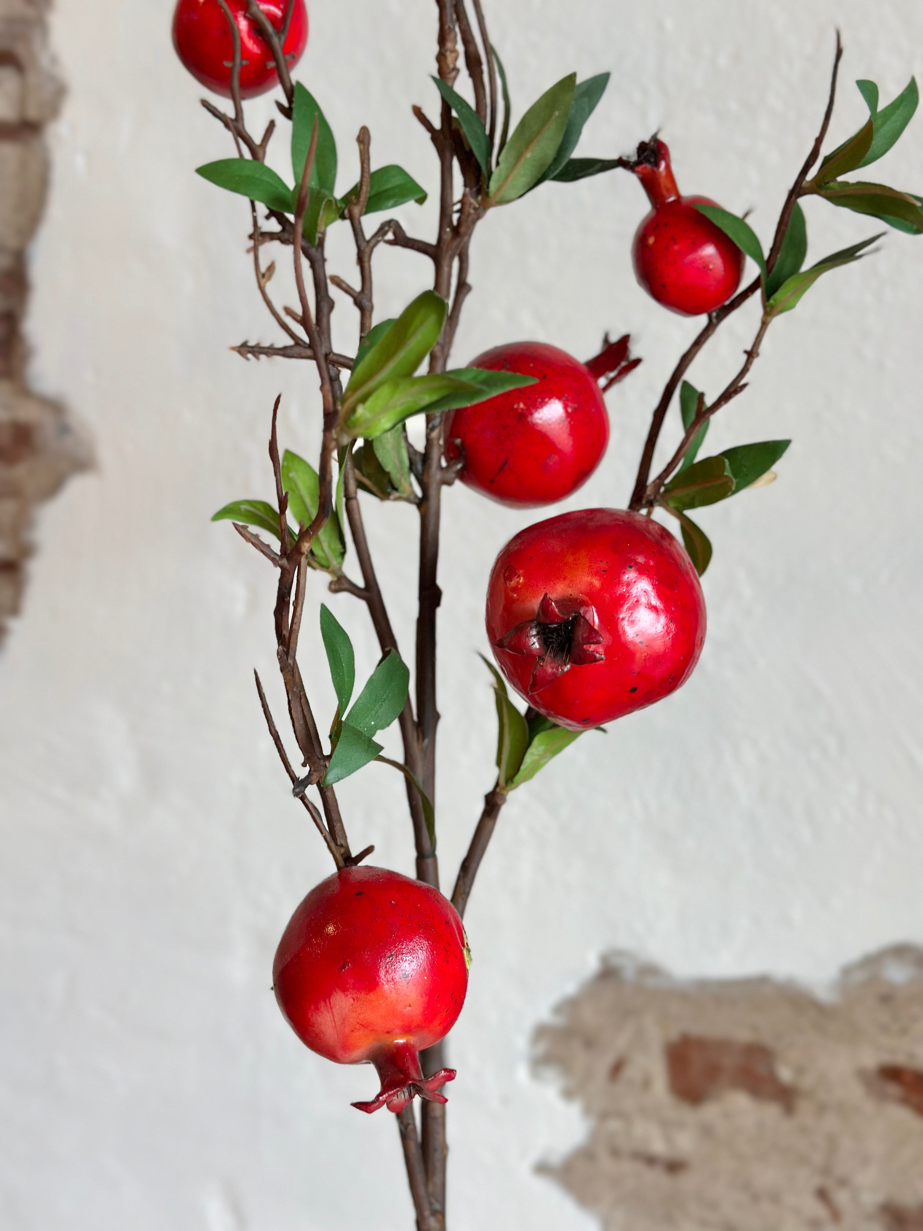36" POMEGRANATE SPRAY RED