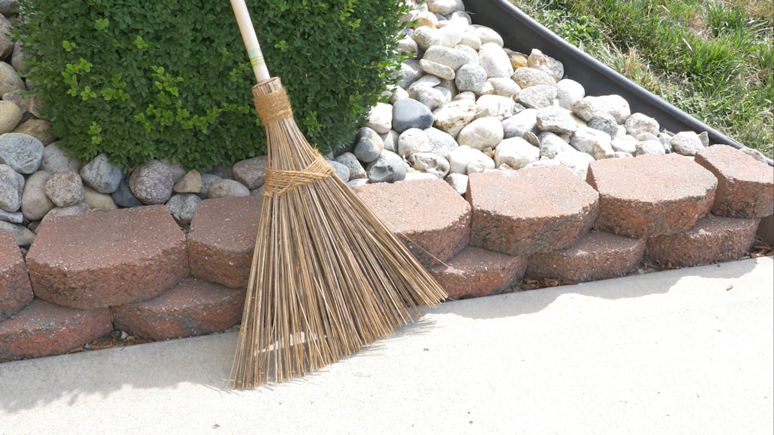 The Original Garden Broom