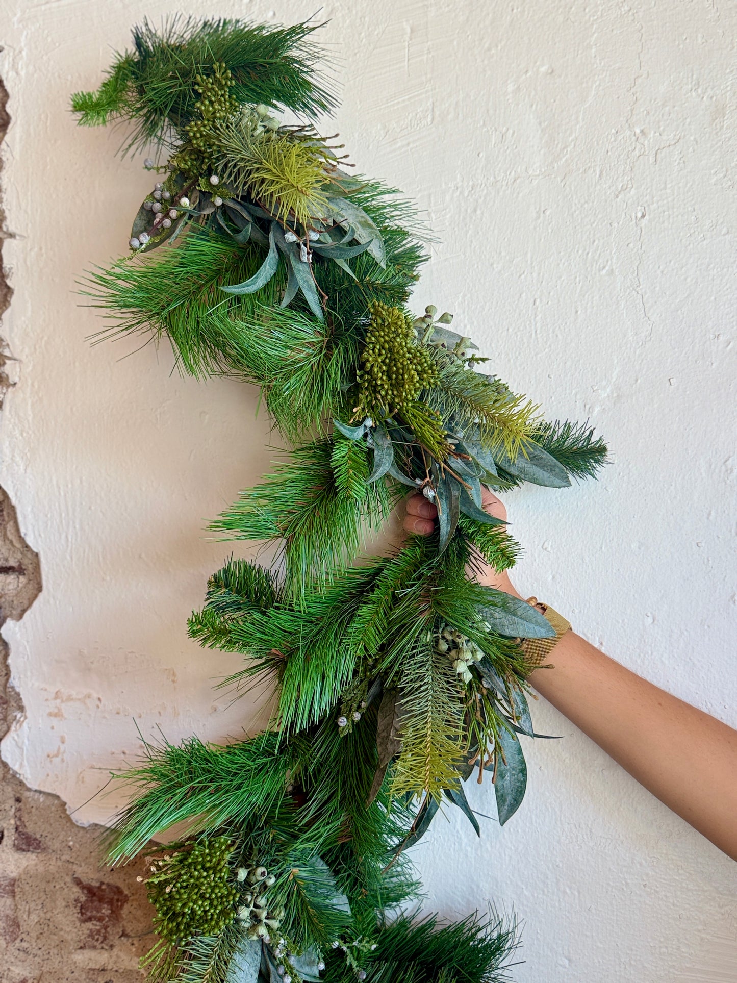 6' SEEDED EUCALYPTUS, PINE GARLAND