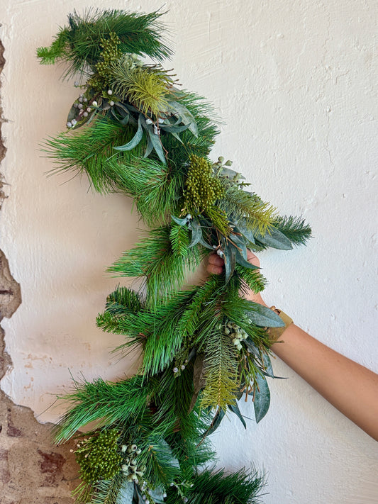 6' SEEDED EUCALYPTUS, PINE GARLAND