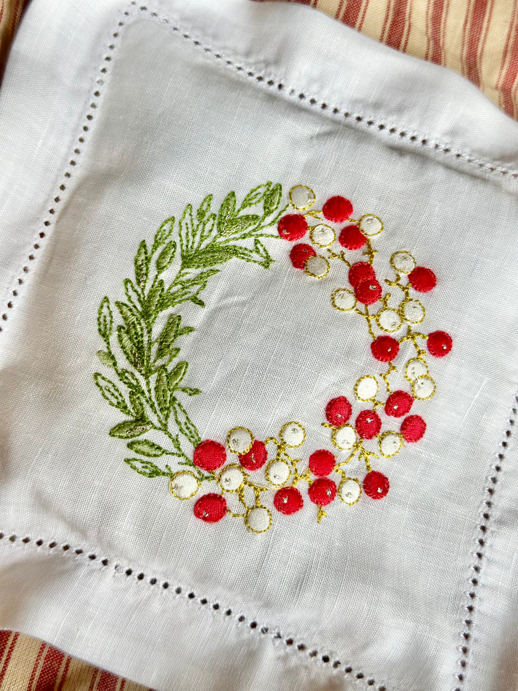 Lavender Christmas Laurel & Berries Pouch