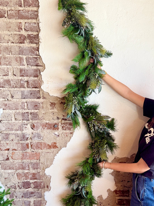 6' SEEDED EUCALYPTUS, PINE GARLAND