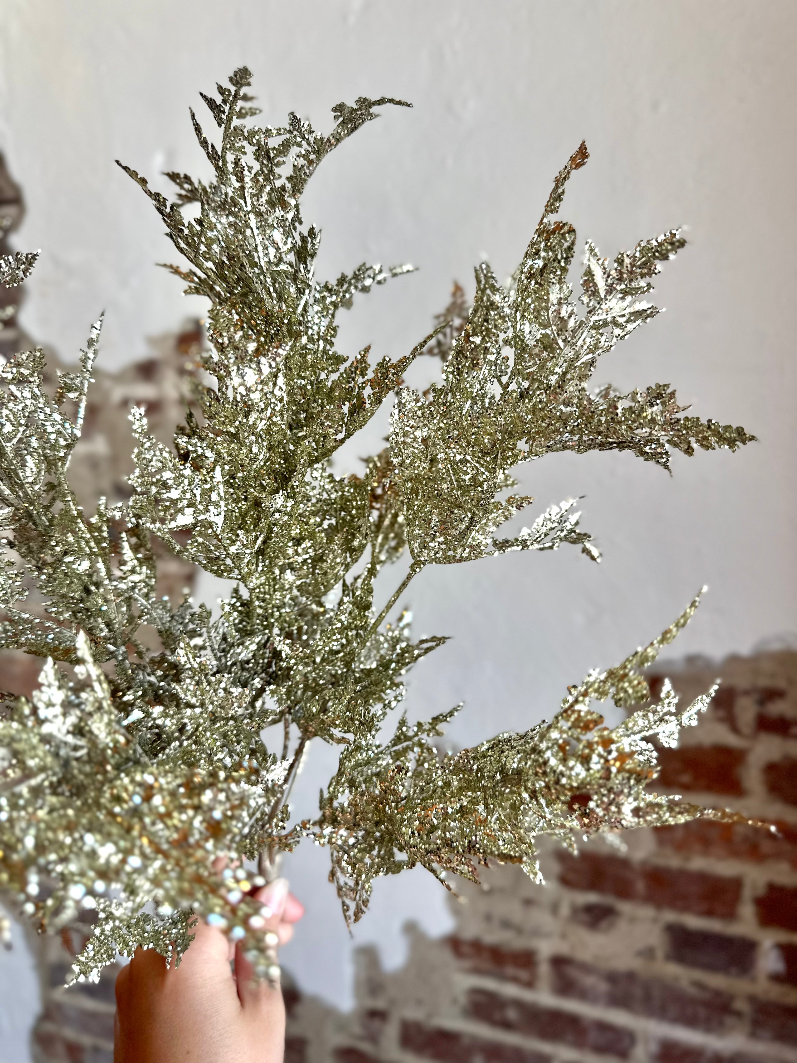 18"WINTER GLITTER FERN BUSH