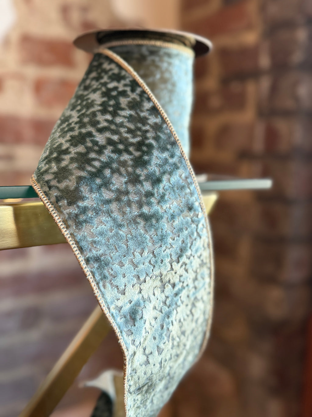 Floral Pattern Velvet w/ Gold Edge, Celadon