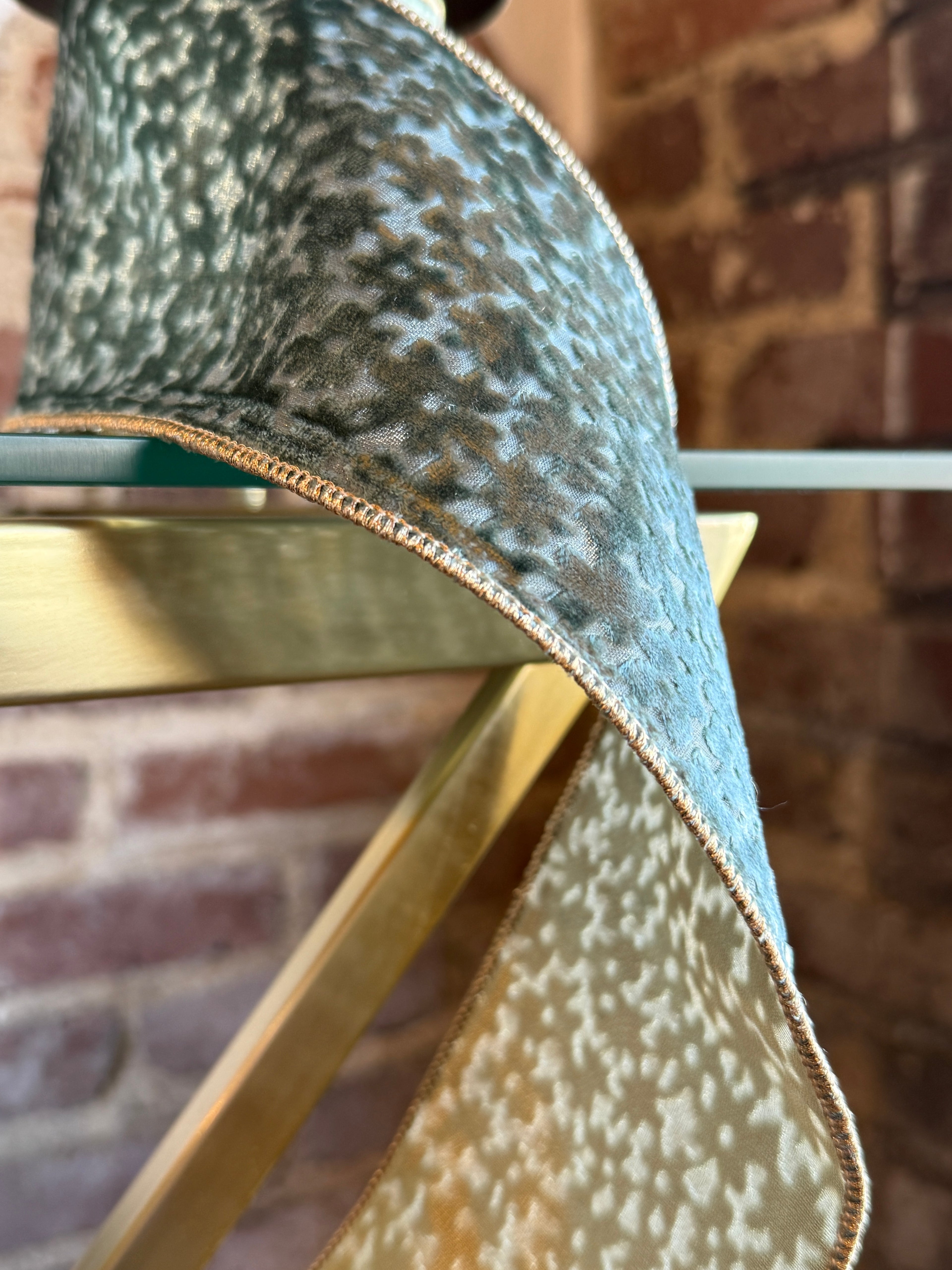 Floral Pattern Velvet w/ Gold Edge, Celadon