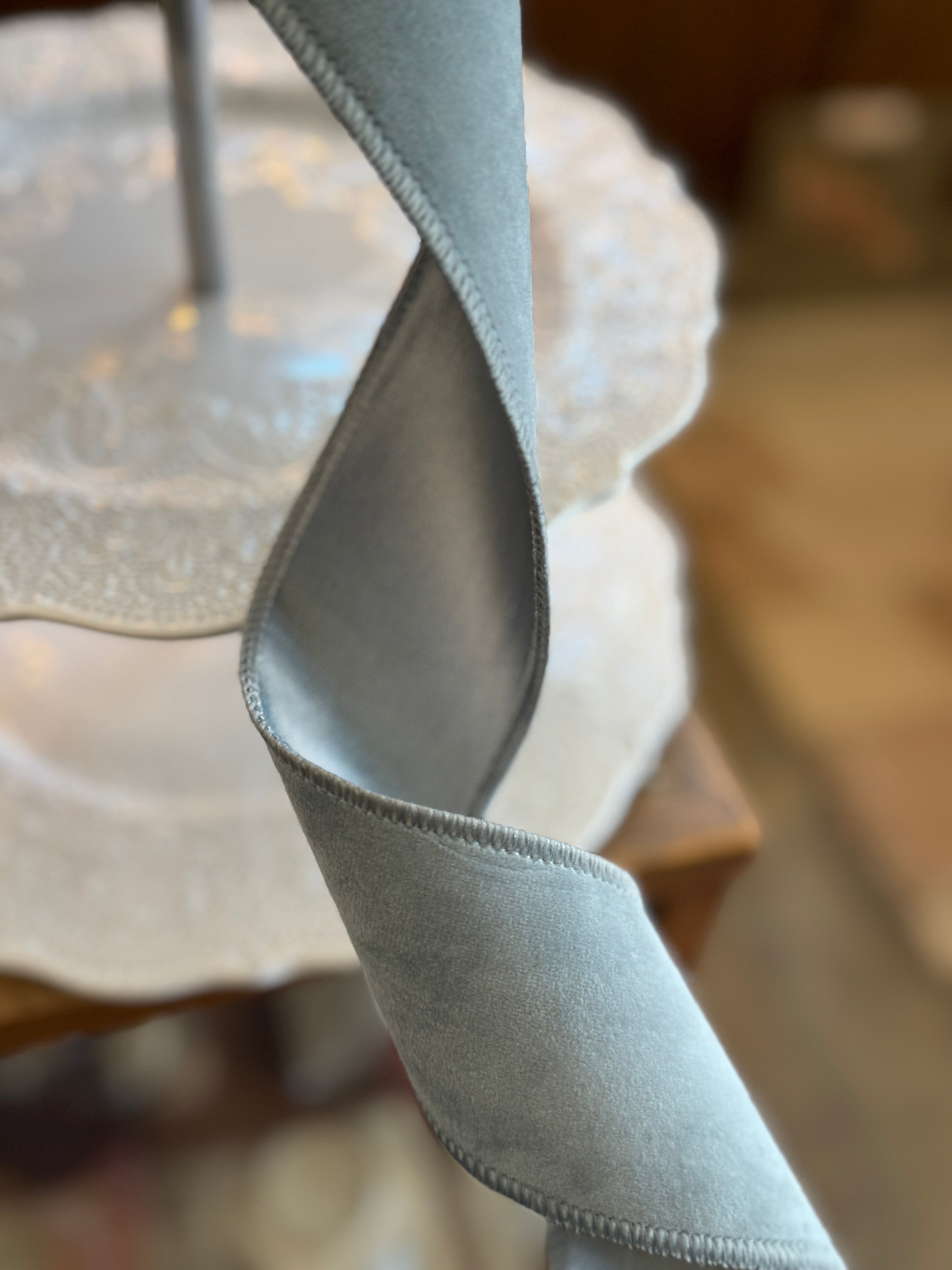 2.5" velvet taffeta back, soft blue