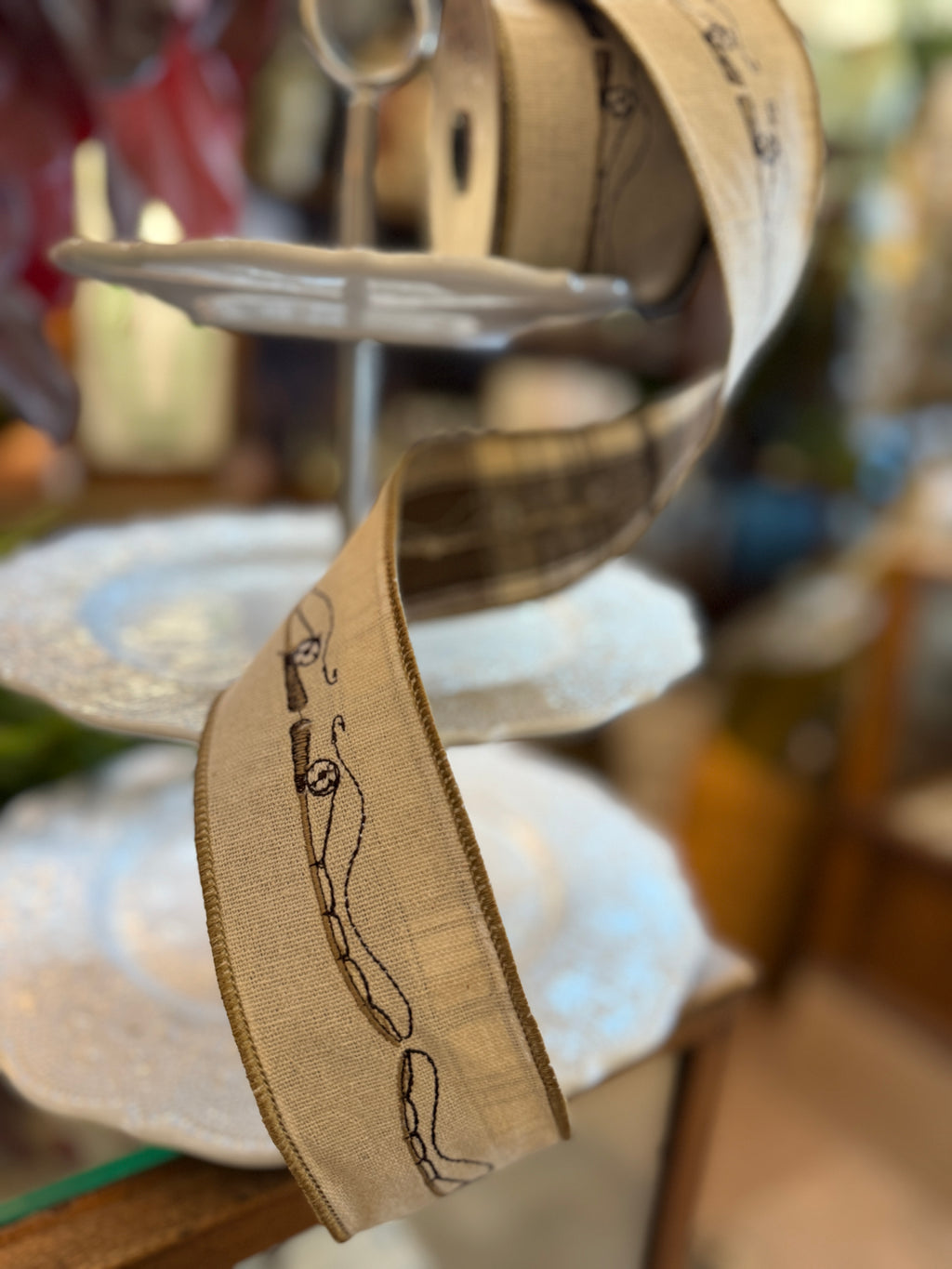 2.5” Linen Embroidery Fishing Rod with Plaid Back