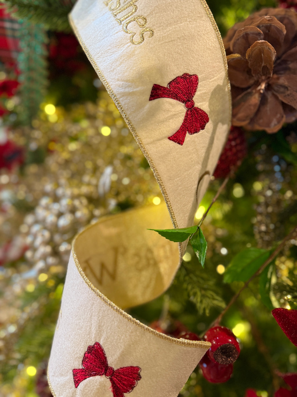 4” Felt Embroidery “Christmas Wishes,” Gold Winter White