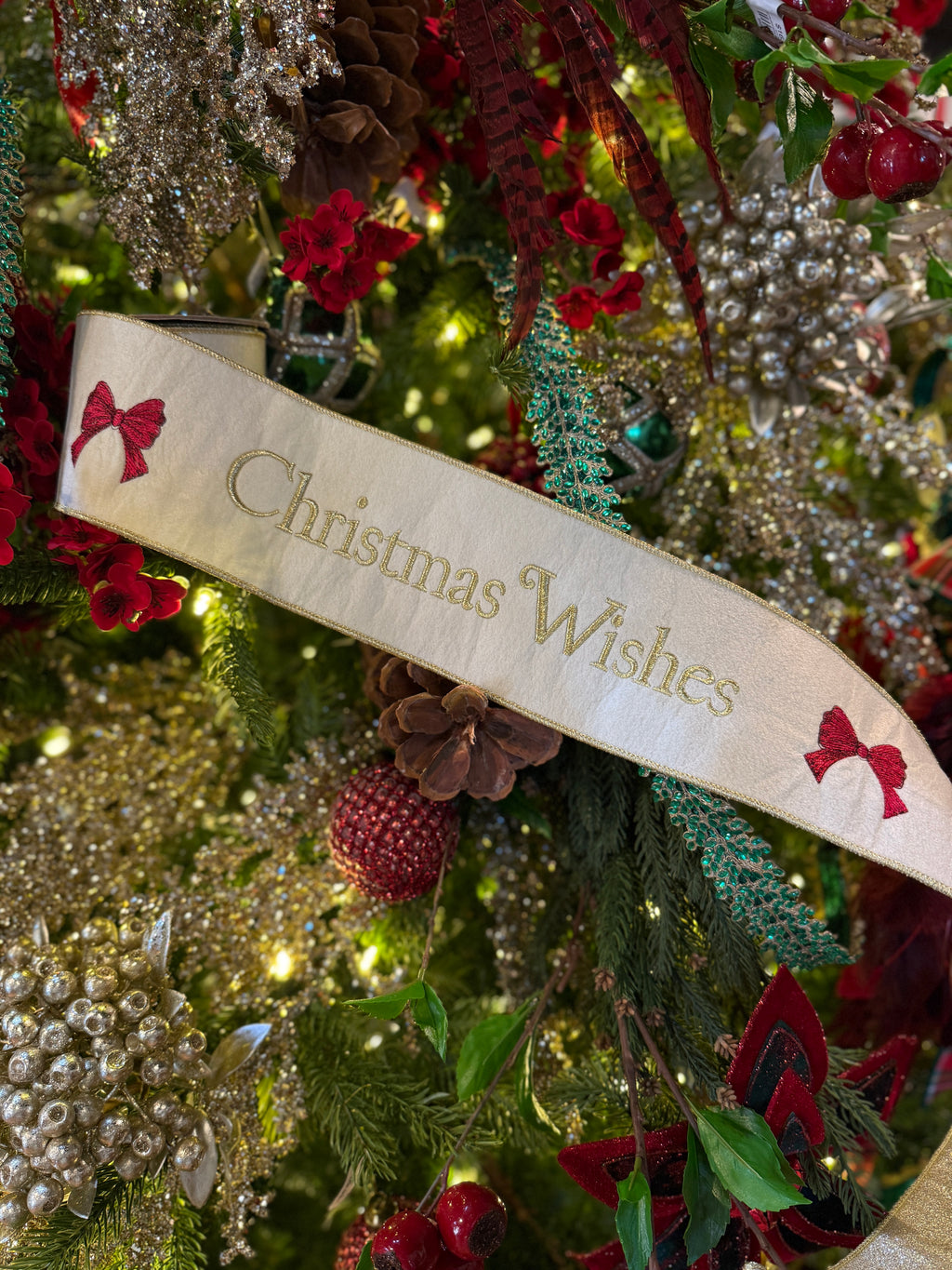 4” Felt Embroidery “Christmas Wishes,” Gold Winter White
