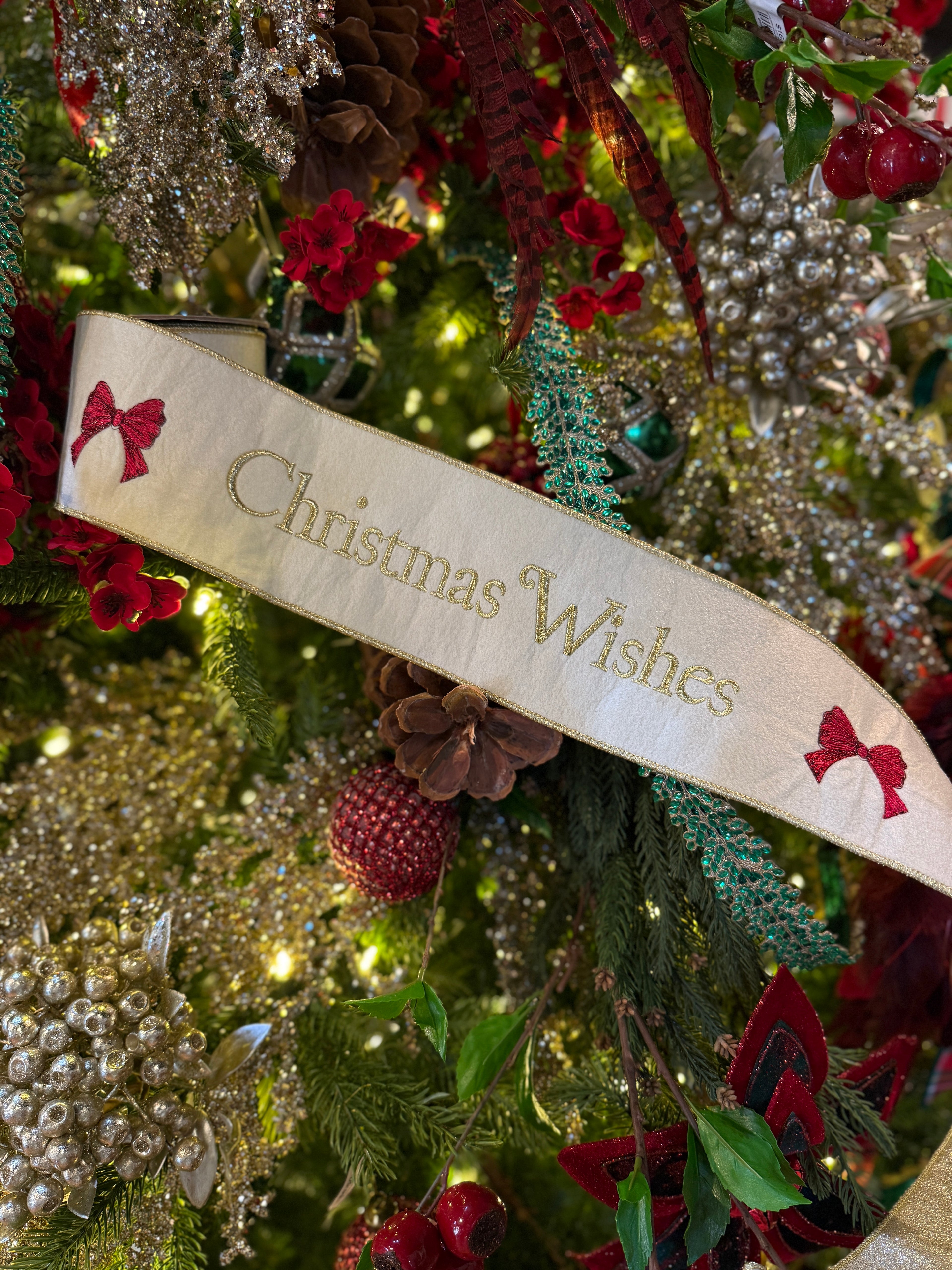 4” Felt Embroidery “Christmas Wishes,” Gold Winter White