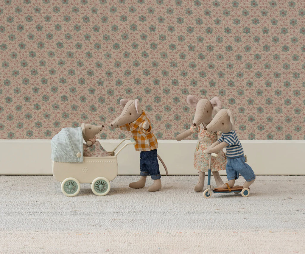 Maileg - Pram with Baby Mouse, Mint