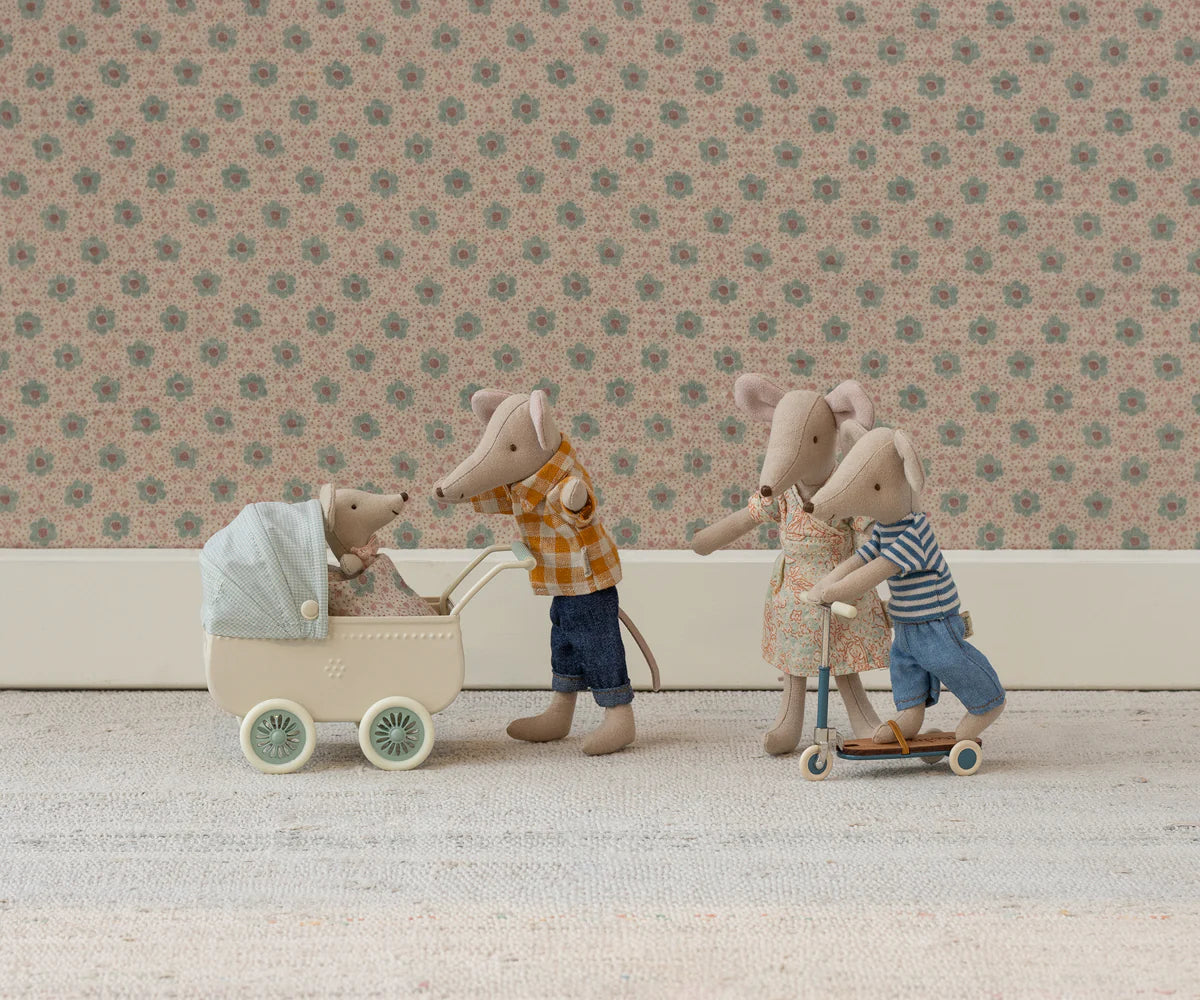 Maileg - Pram with Baby Mouse, Mint
