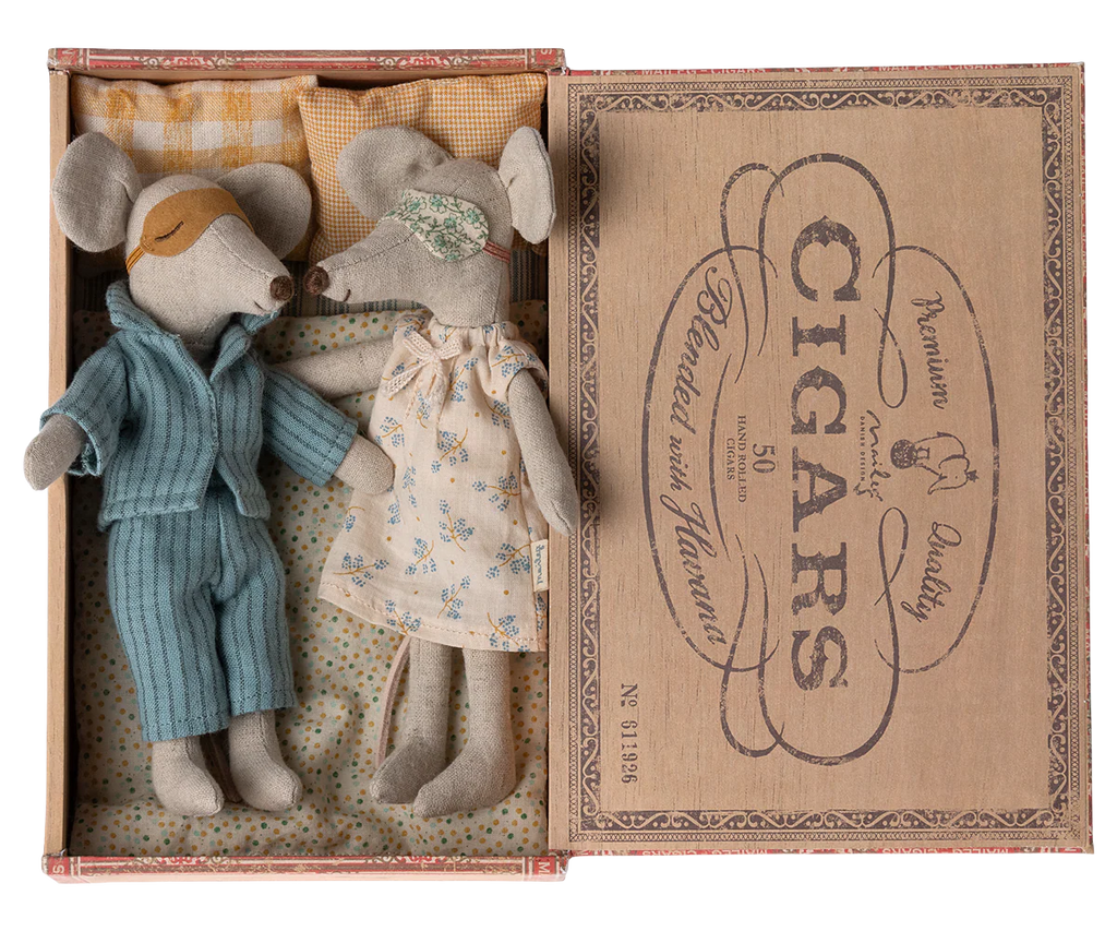 Maileg - Mum and Dad Mice in Cigar Box