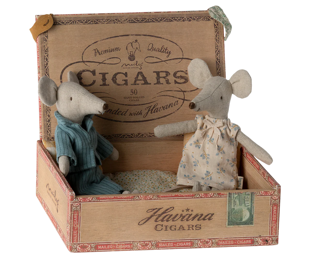 Maileg - Mum and Dad Mice in Cigar Box
