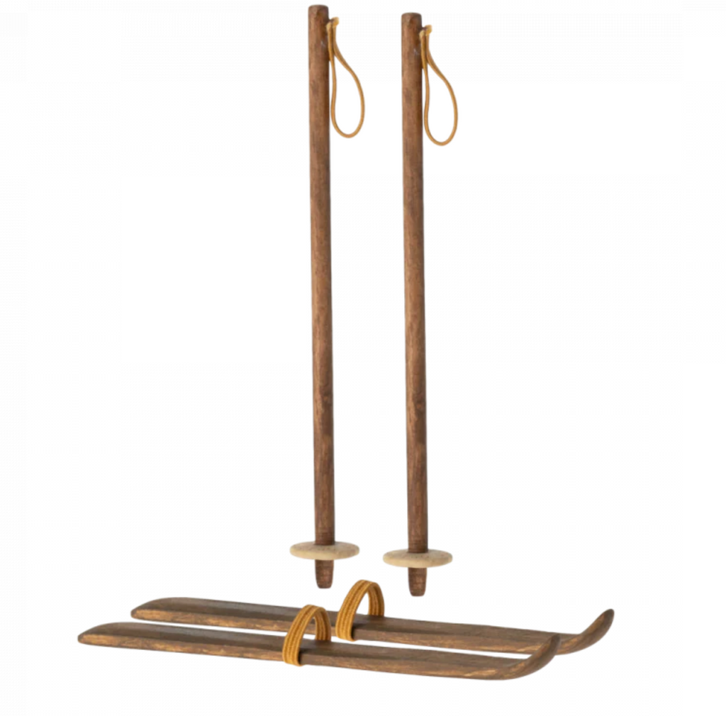 Ski and ski poles, Mum & Dad mouse