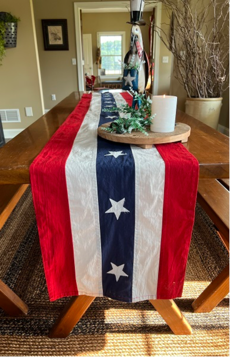 Vintage Flag Long Runner