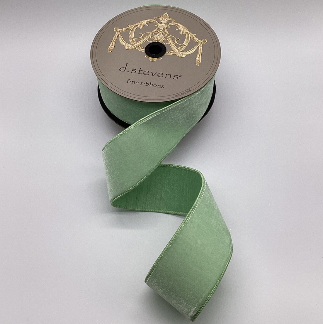 2.5" x 10yds velvet mint dupion backing, mint