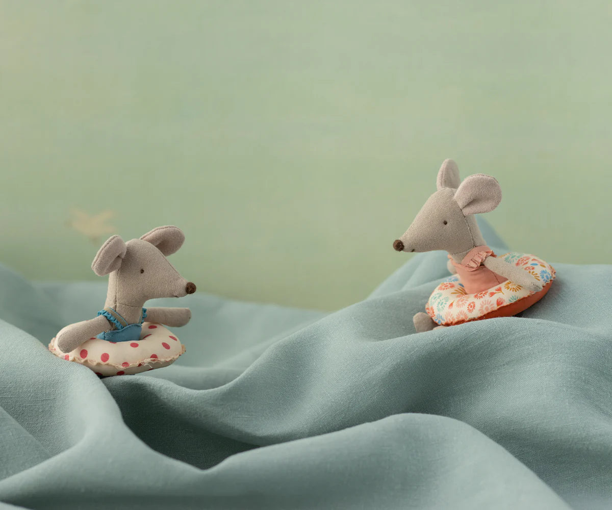 Maileg - Beach mouse with float, Little sister - Flower