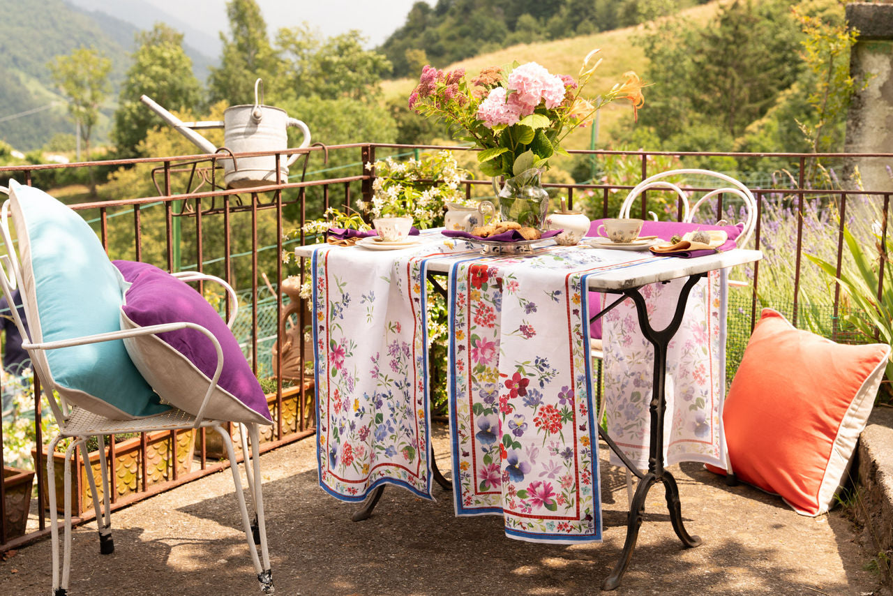 Primula Tablecloth Runner