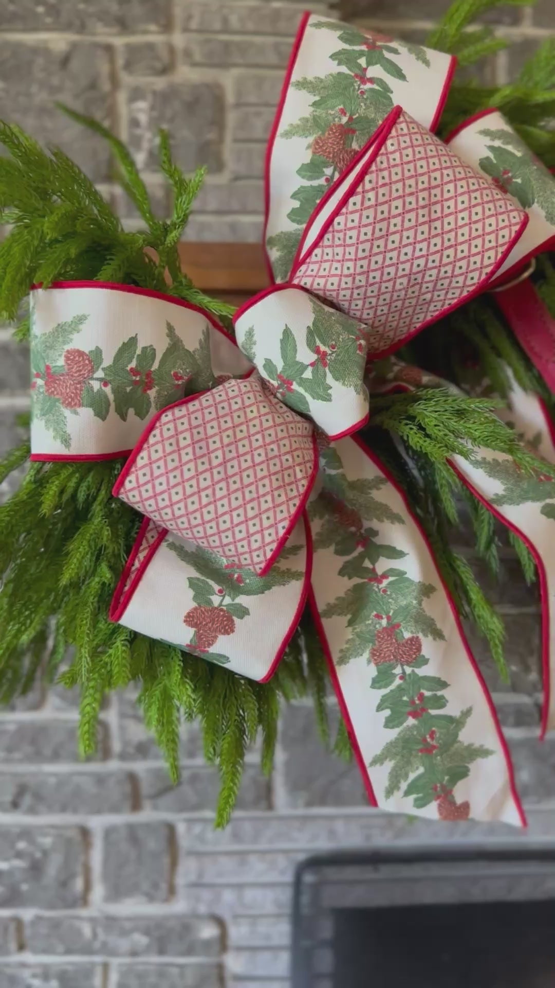 A Classic Christmas Ribbon