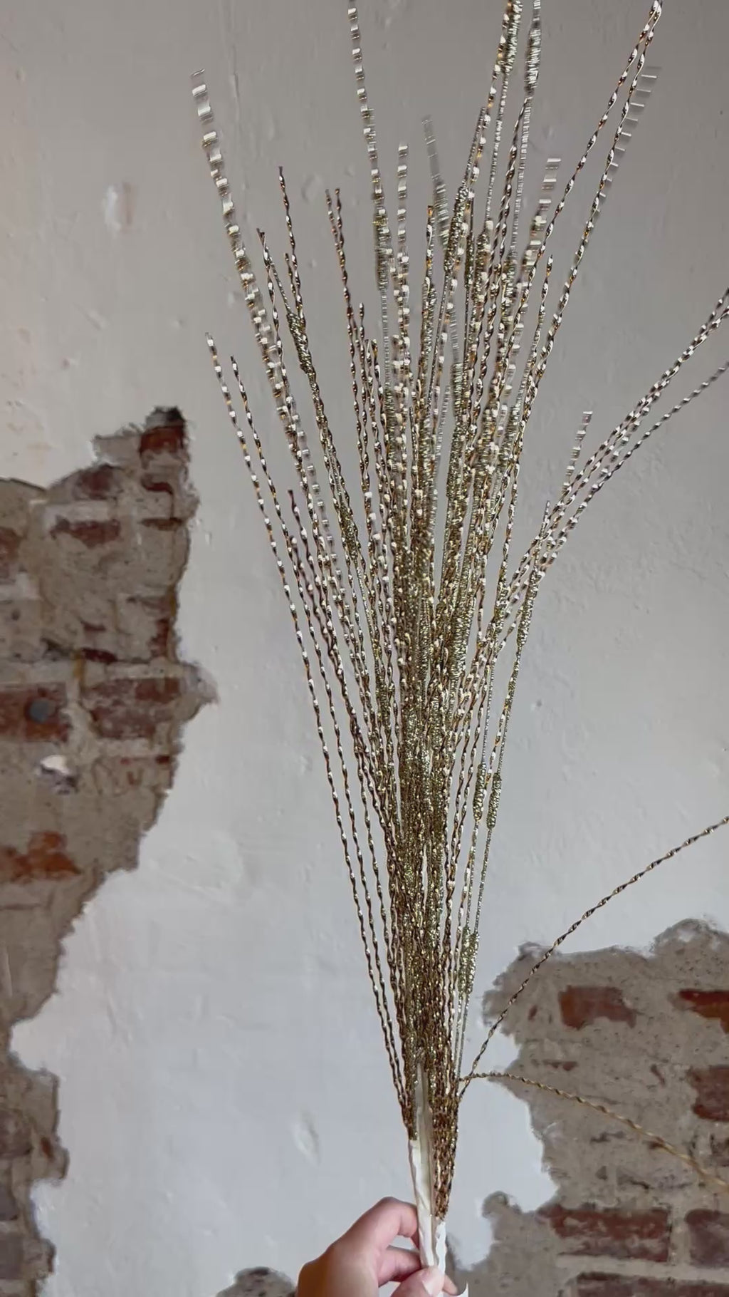 38" TWISTED METALLIC GRASS SPRAY