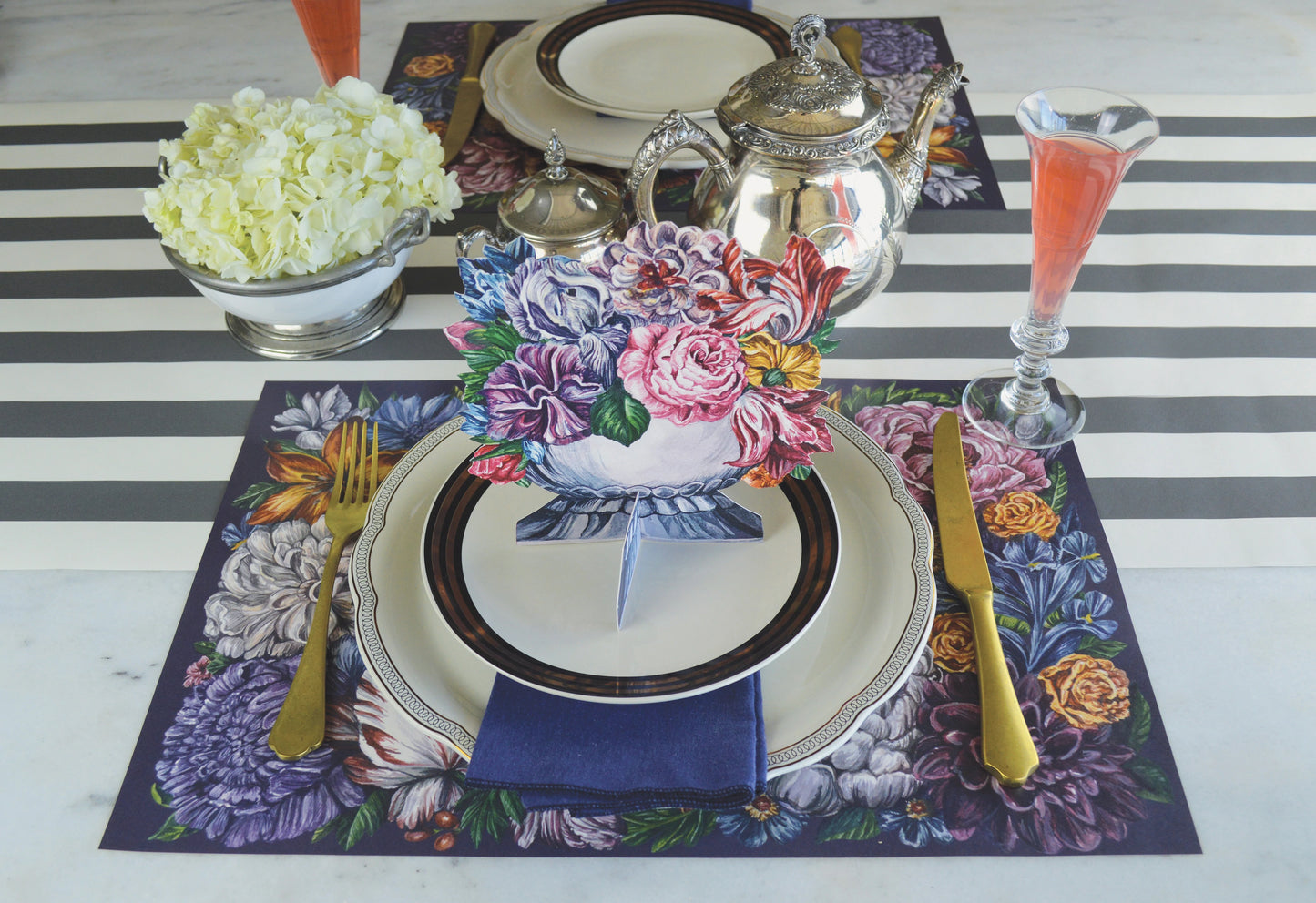 Dutch Floral Table Ornament
